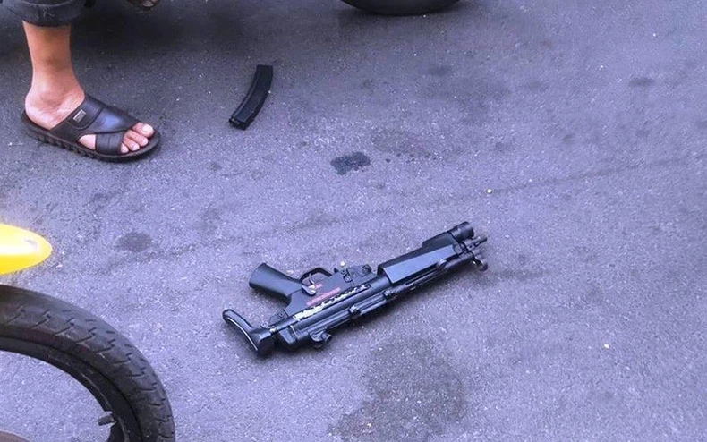 Truy tìm nhóm thanh thiếu niên nghi dùng hung khí đánh nhau trên phố -0