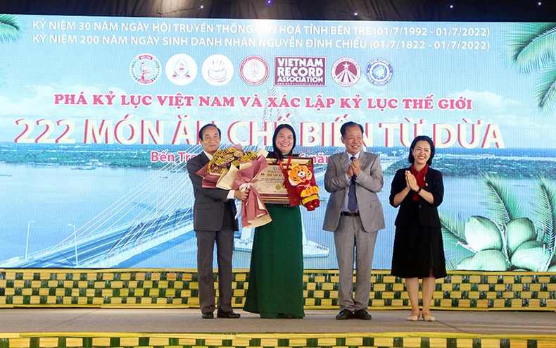 Bến Tre lập kỷ lục thế giới với 222 món ăn từ Dừa -0