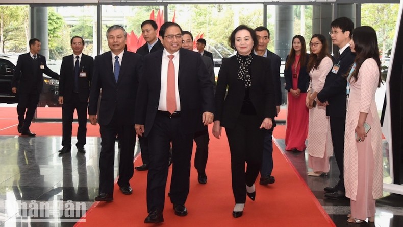 Thủ tướng Phạm Minh Chính dự Hội nghị trực tuyến triển khai nhiệm vụ năm 2023 của ngành nội vụ ảnh 1