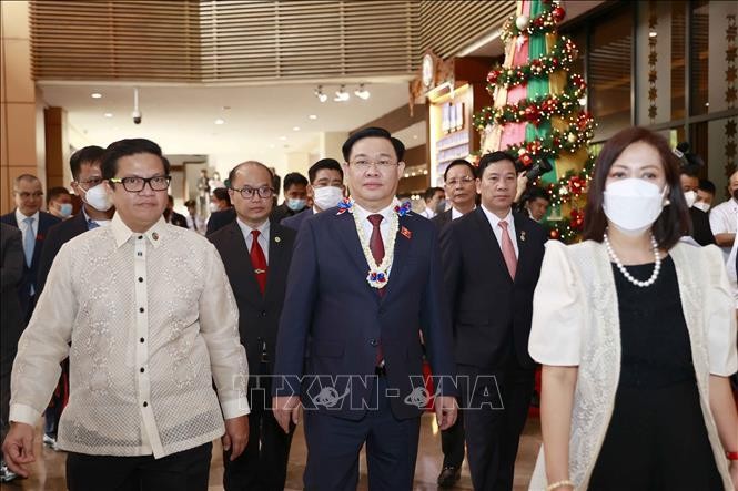[Ảnh] Lễ đón Chủ tịch Quốc hội Vương Đình Huệ thăm chính thức Cộng hòa Philippines ảnh 1