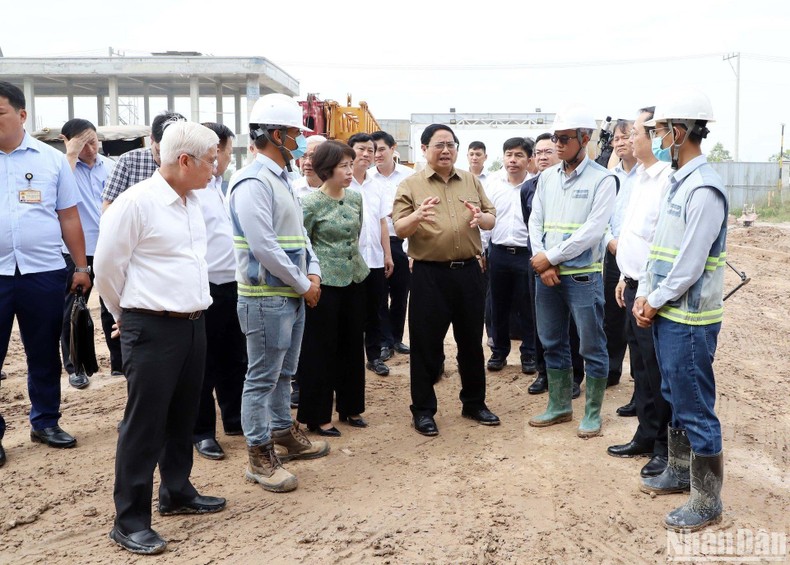 Thủ tướng Phạm Minh Chính khảo sát các công trình giao thông trọng điểm tại Bình Dương ảnh 3