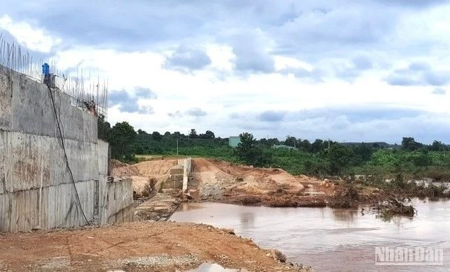 Ủy ban nhân dân tỉnh Gia Lai yêu cầu làm rõ nguyên nhân sự cố vỡ đập thủy điện Ia Glae 2 ảnh 1