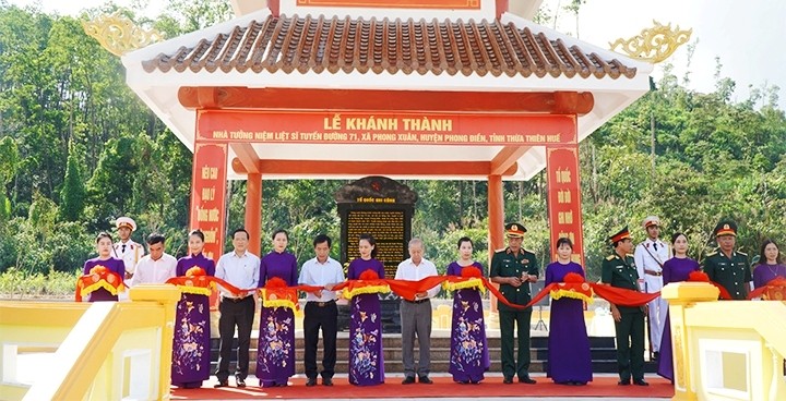 Khánh thành Nhà tưởng niệm các liệt sĩ hy sinh tại thủy điện Rào Trăng 3 ảnh 1