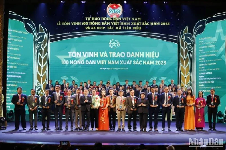 Tôn vinh 100 nông dân Việt Nam xuất sắc 2023 và biểu dương 63 hợp tác xã tiêu biểu toàn quốc ảnh 3