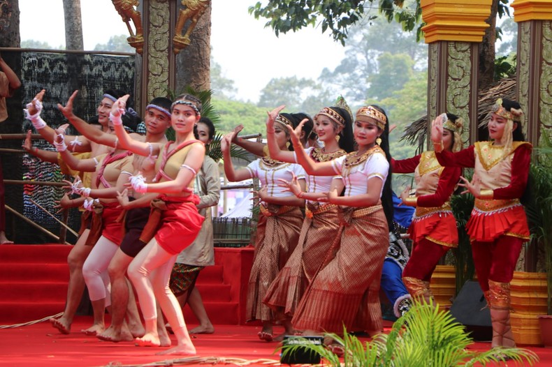 Lễ hội Angkor Sangkranta chào mừng năm mới tại Campuchia ảnh 2