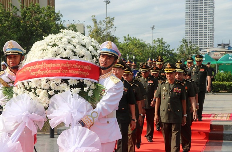 Kỷ niệm 76 năm Ngày Thương binh-Liệt sĩ tại Campuchia ảnh 2