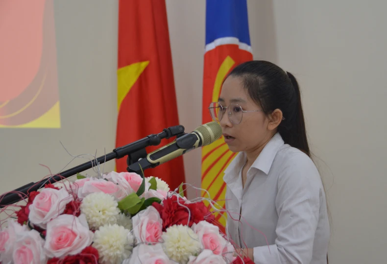 Doanh nghiệp Việt Nam trao học bổng cho sinh viên Campuchia có hoàn cảnh khó khăn ảnh 2