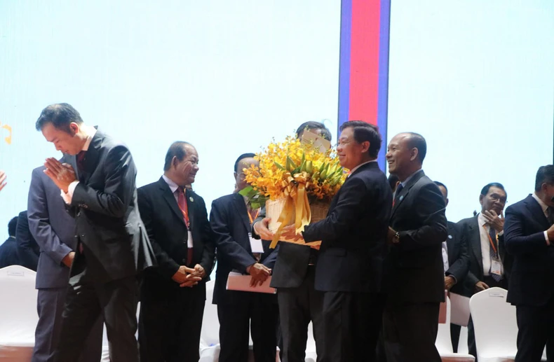 Kỷ niệm 45 năm Ngày thành lập Mặt trận Đoàn kết phát triển Tổ quốc Campuchia ảnh 2