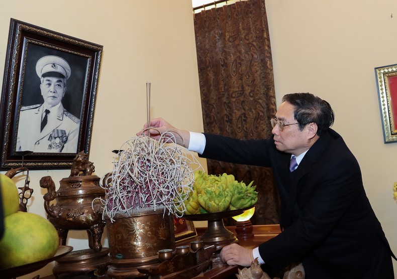 Thủ tướng Phạm Minh Chính dâng hương cố Thủ tướng Phạm Văn Đồng và Đại tướng Võ Nguyên Giáp ảnh 2