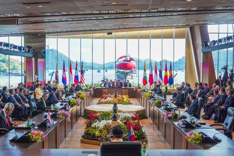 Hướng đến “Một ASEAN tầm vóc: Tâm điểm của tăng trưởng” ảnh 1
