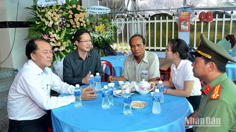 Truy tặng Bằng khen cho anh Nguyễn Hữu Đốn có hành động dũng cảm cứu người ảnh 2