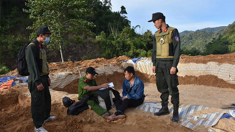 Công an Bình Thuận triệt phá vụ khai thác vàng trái phép quy mô lớn giáp tỉnh Lâm Đồng ảnh 2