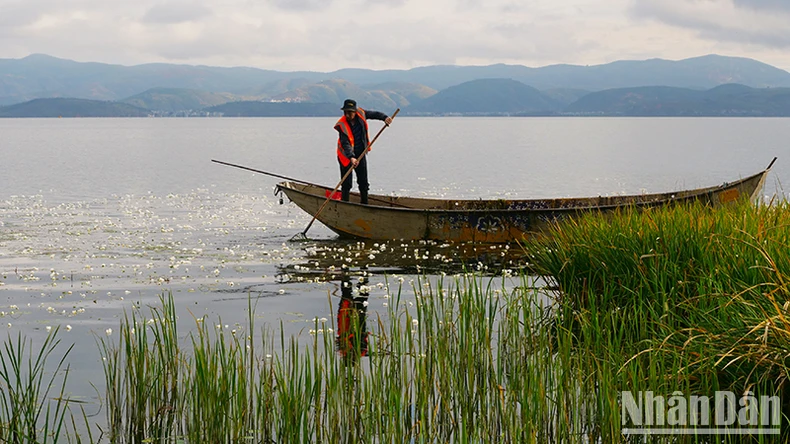 Bảo vệ môi trường gắn với phát triển du lịch bền vững ở hồ Nhĩ Hải, Trung Quốc ảnh 2