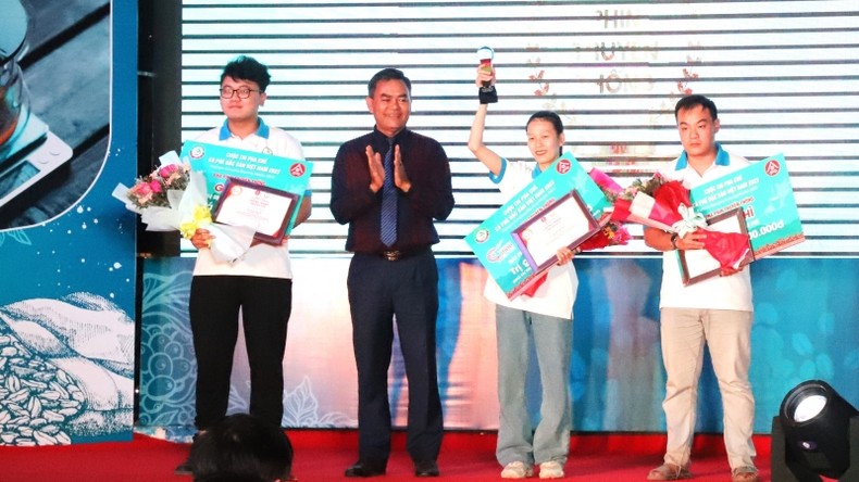 Trương Thị Thiện và Phạm Ngọc Thạch giành giải Nhất Cuộc thi pha chế cà-phê đặc sản Việt Nam năm 2023 ảnh 1