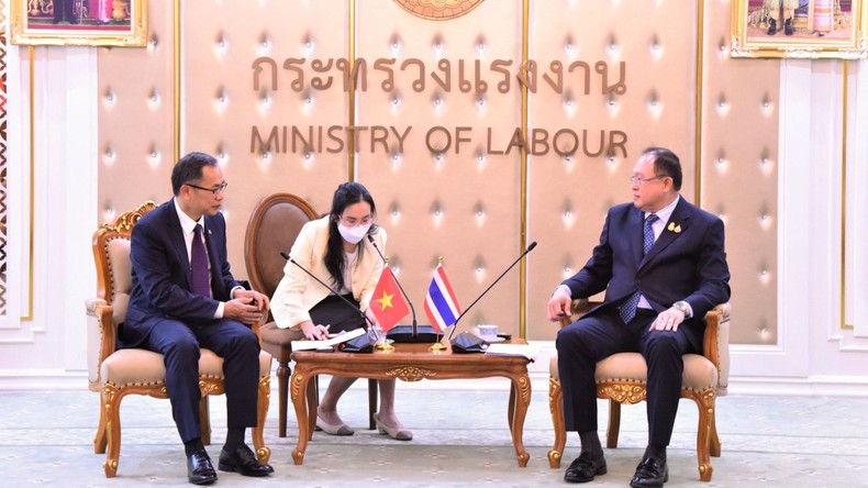 Bộ Lao động Thái Lan nhất trí bàn biện pháp tăng số lượng lao động Việt Nam ảnh 1