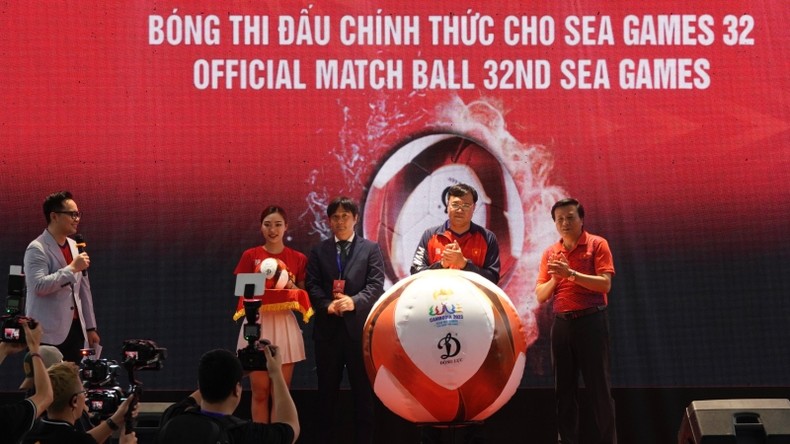 Đoàn thể thao Việt Nam công bố trang phục tại SEA Games 32 ảnh 2