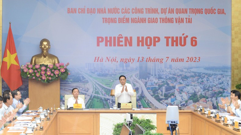 Thúc đẩy nhanh tiến độ và bảo đảm chất lượng các công trình giao thông trọng điểm ảnh 1