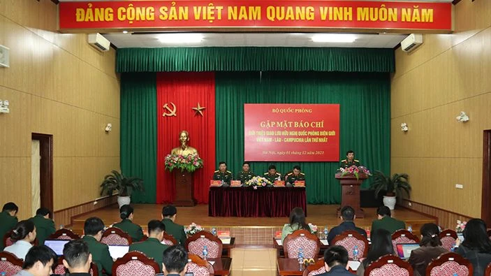 Giới thiệu Giao lưu hữu nghị Quốc phòng biên giới Việt Nam-Lào-Campuchia lần thứ nhất ảnh 3
