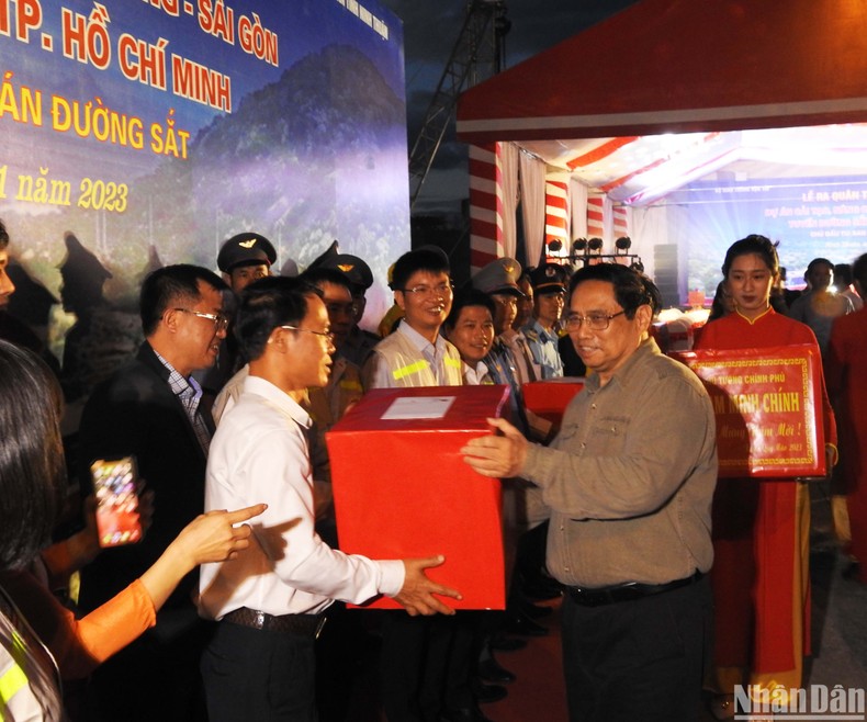 Thủ tướng Phạm Minh Chính dự lễ ra quân triển khai Dự án cải tạo, nâng cấp đoạn đường sắt Nha Trang-Sài Gòn ảnh 3