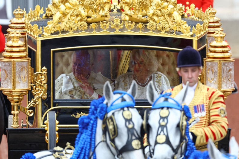 Vua Charles III của nước Anh chính thức đăng quang ảnh 3