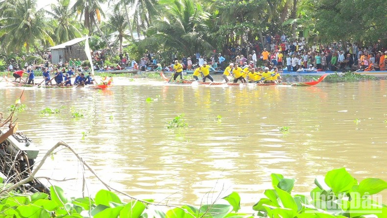 Kiên Giang: Tổ chức đua ghe ngo mừng Tết Chôl Chnăm Thmây của đồng bào Khmer ảnh 1