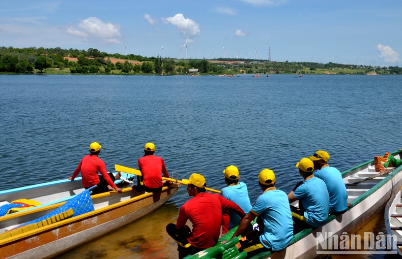 Kết thúc Giải đua thuyền truyền thống vô địch quốc gia 2023 ảnh 1