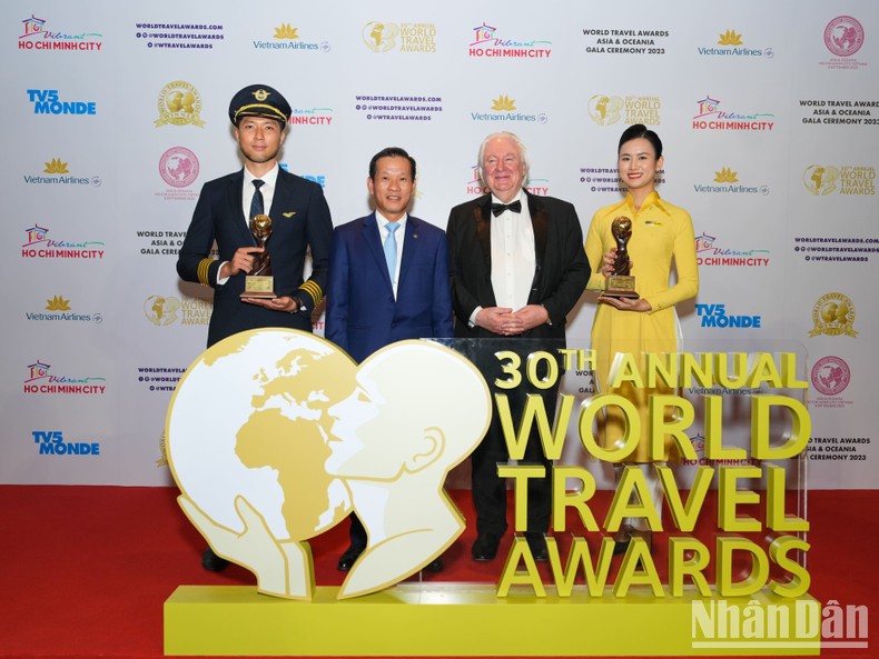 Vietnam Airlines nhận bốn giải thưởng tại World Travel Awards khu vực châu Á và châu Đại Dương 2023 ảnh 2