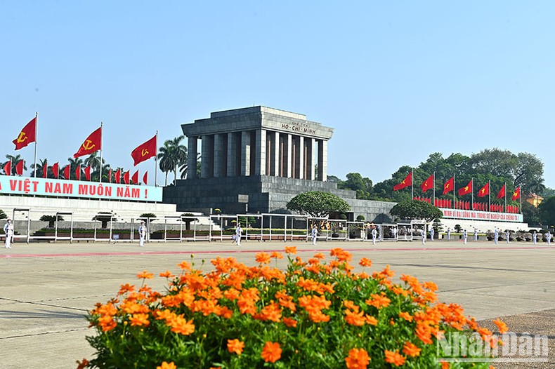 [Ảnh] Lãnh đạo Đảng, Nhà nước vào Lăng viếng Chủ tịch Hồ Chí Minh ảnh 12