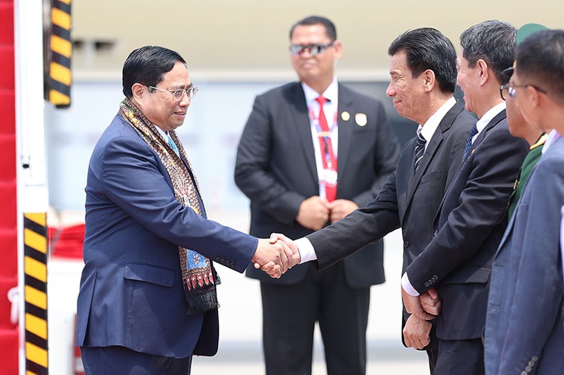 Thủ tướng Phạm Minh Chính tới Jakarta, bắt đầu chuyến tham dự Hội nghị Cấp cao ASEAN lần thứ 43 và các Hội nghị Cấp cao liên quan ảnh 5