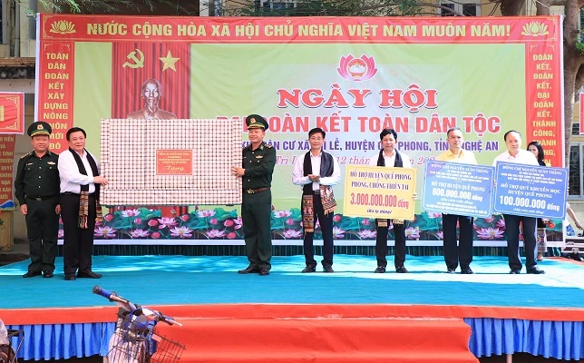 Đồng chí Nguyễn Xuân Thắng dự Ngày hội đại đoàn kết toàn dân tộc ở Nghệ An ảnh 2