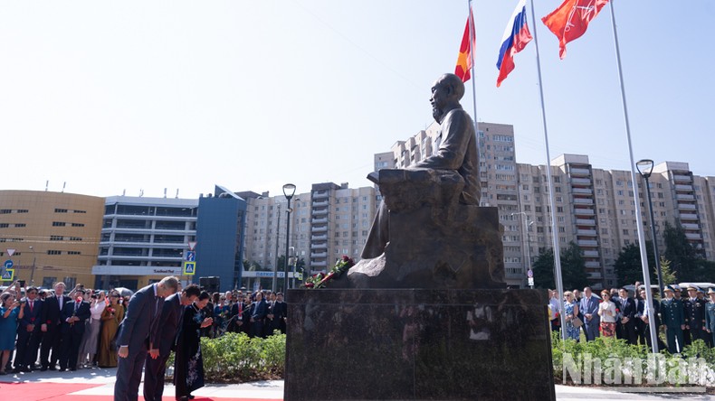 Khánh thành tượng Chủ tịch Hồ Chí Minh tại Saint Petersburg của Nga ảnh 4