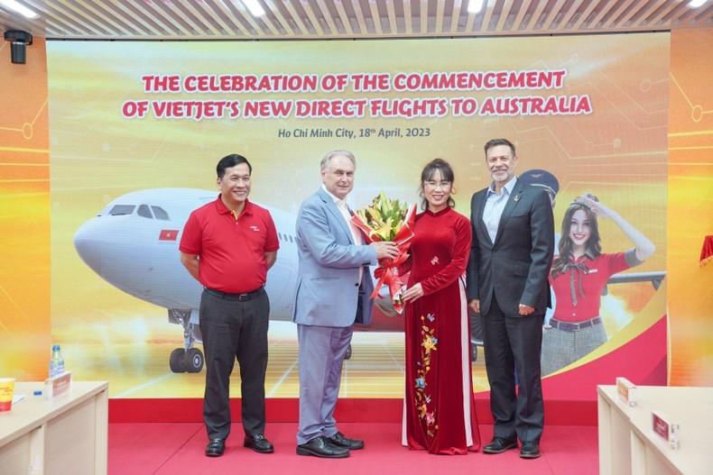 Bộ trưởng Thương mại và Du lịch Australia chúc mừng các đường bay thẳng Việt Nam–Australia của Vietjet ảnh 1