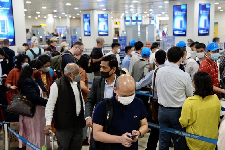 Số lượng khách qua sân bay Nội Bài dịp 30/4 tăng 20% ảnh 4