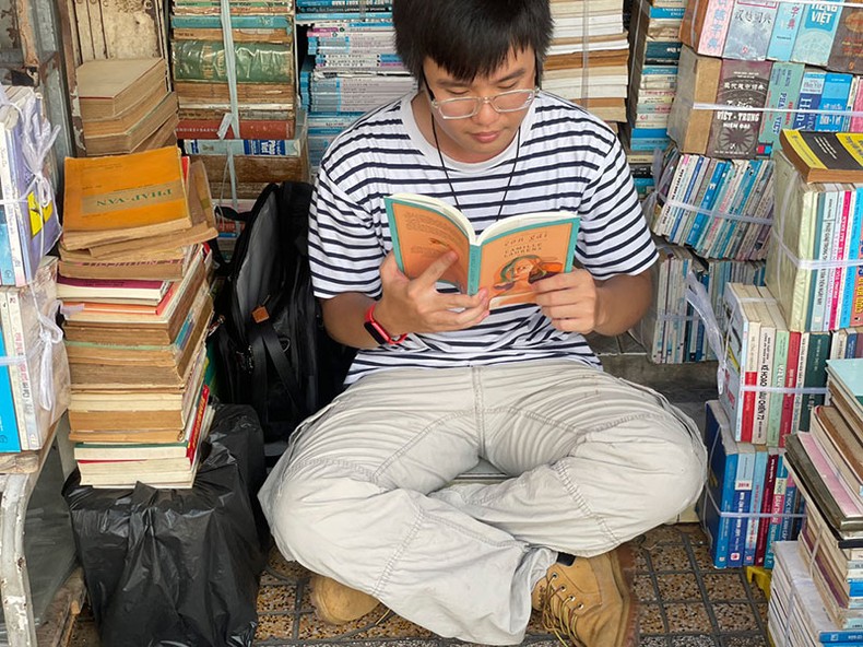 “Con gái - Fille” – Cuốn sách do chàng shipper giỏi tiếng Pháp làm dịch giả ảnh 1