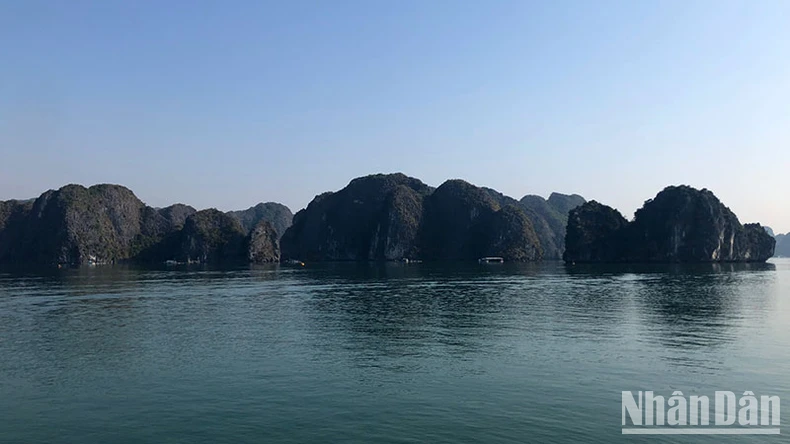 Vịnh Hạ Long - Quần đảo Cát Bà trở thành Di sản thế giới thuộc địa bàn hai tỉnh, thành phố đầu tiên ở Việt Nam ảnh 1