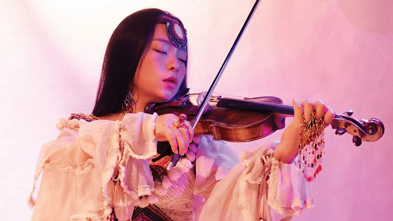 Nghệ sĩ vĩ cầm Trịnh Minh Hiền kết hợp nhạc cổ điển và dân gian trong “Phượng Linh” ảnh 2