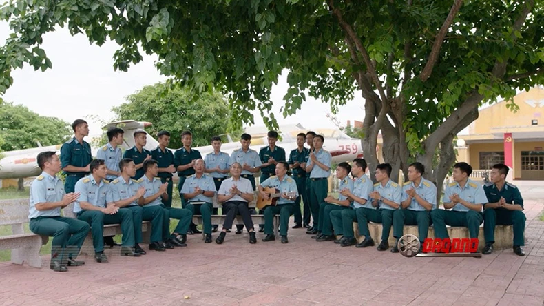 Hàng nghìn lượt khán giả đến dự Tuần phim chào mừng Ngày thành lập Quân đội nhân dân Việt Nam ảnh 2