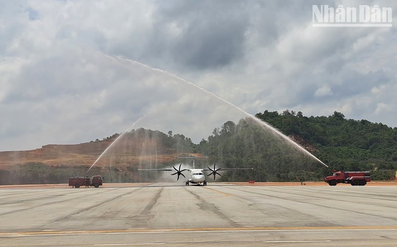 Lào khánh thành và đưa vào sử dụng sân bay Nongkhang ảnh 2