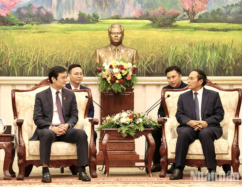 Phó Chủ tịch nước Lào tiếp Đoàn đại biểu cấp cao Trung ương Đoàn TNCS Hồ Chí Minh ảnh 2