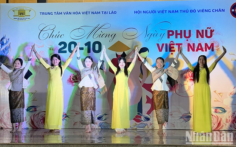 Hoạt động tôn vinh phụ nữ Việt Nam tại Lào nhân ngày 20/10 ảnh 1