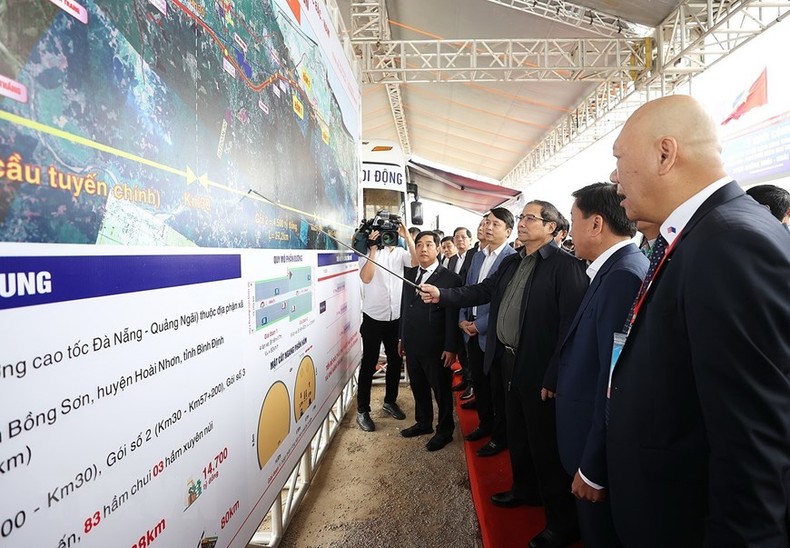 [Ảnh] Thủ tướng dự Lễ khởi công dự án đường bộ cao tốc bắc-nam phía đông ảnh 2