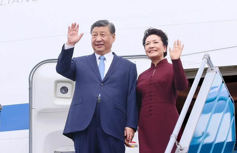 Tổng Bí thư, Chủ tịch Trung Quốc Tập Cận Bình đến Hà Nội, bắt đầu chuyến thăm Việt Nam ảnh 1