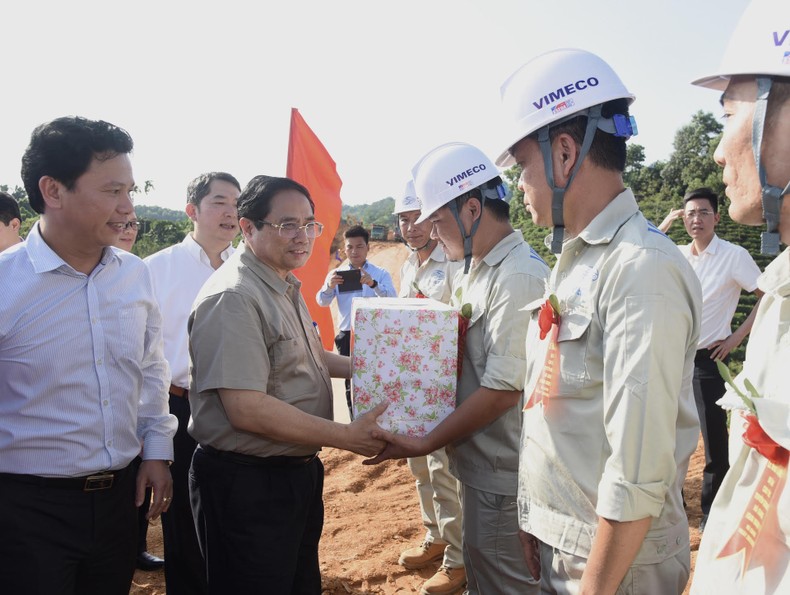 [Ảnh] Thủ tướng Phạm Minh Chính dự Lễ khởi công Dự án cao tốc Tuyên Quang-Hà Giang giai đoạn 1 ảnh 10
