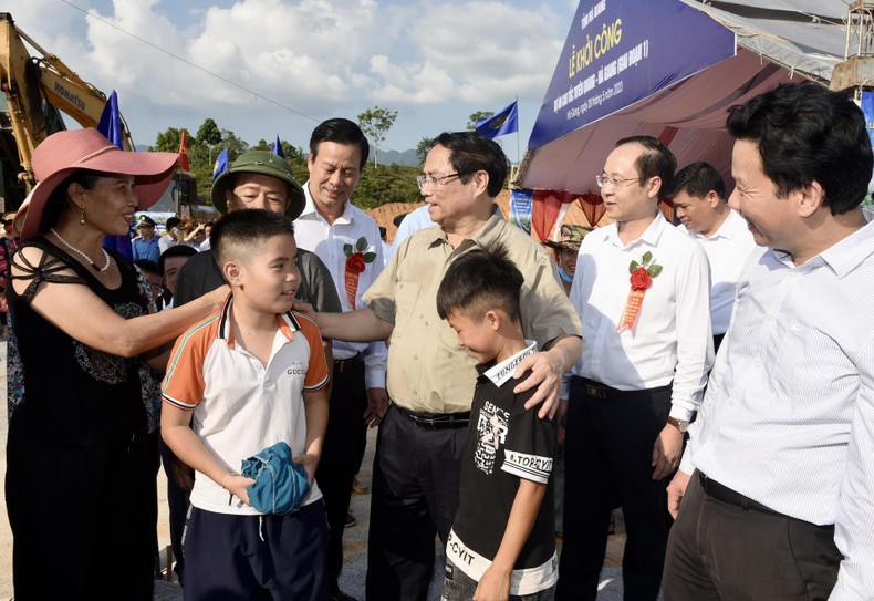 [Ảnh] Thủ tướng Phạm Minh Chính dự Lễ khởi công Dự án cao tốc Tuyên Quang-Hà Giang giai đoạn 1 ảnh 12