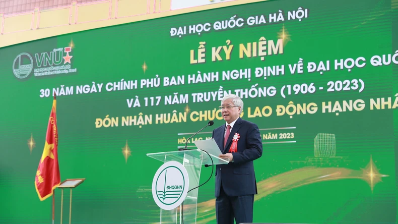 Đại học Quốc gia Hà Nội đón nhận Huân chương Lao động hạng Nhất ảnh 1