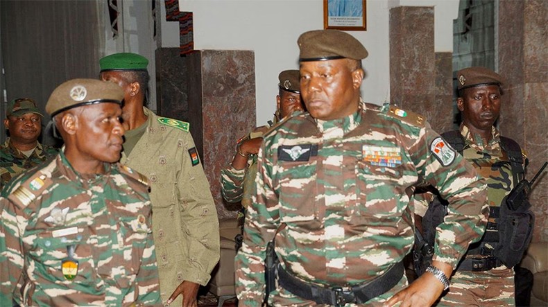 Những biện pháp trừng phạt nào được áp đặt đối với Niger sau cuộc đảo chính? ảnh 1