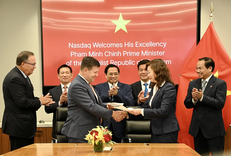 Thủ tướng Phạm Minh Chính rung chuông khai trương phiên giao dịch tại sàn chứng khoán NASDAQ ảnh 4
