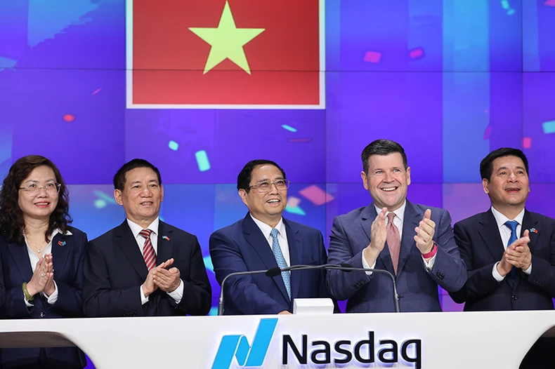 Thủ tướng Phạm Minh Chính rung chuông khai trương phiên giao dịch tại sàn chứng khoán NASDAQ ảnh 2