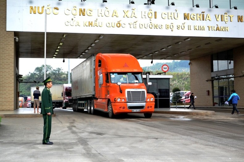 Mỗi ngày có hơn 300 xe thông quan qua Cửa khẩu Kim Thành (Lào Cai) ảnh 1