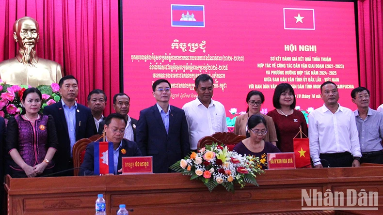 Tăng cường phối hợp giữa Ban Dân vận Tỉnh ủy Đắk Lắk và Ban Dân vận Đảng Nhân dân tỉnh Mondulkiri ảnh 4